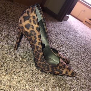 Sam & Libby leopard print heels
